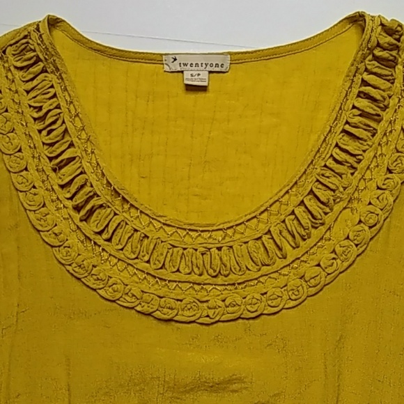 F21 Golden Rod Braided Neckline Cap Sleeve - Picture 2 of 7
